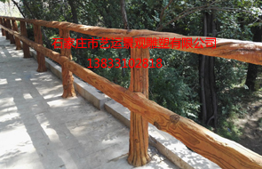 北京八達(dá)嶺長城停車場仿木欄桿制作完成